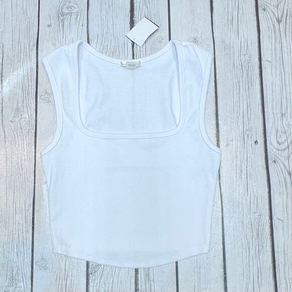 T-Shirt and Tank Top Lot All fit like size Medium - Picture 5 of 5